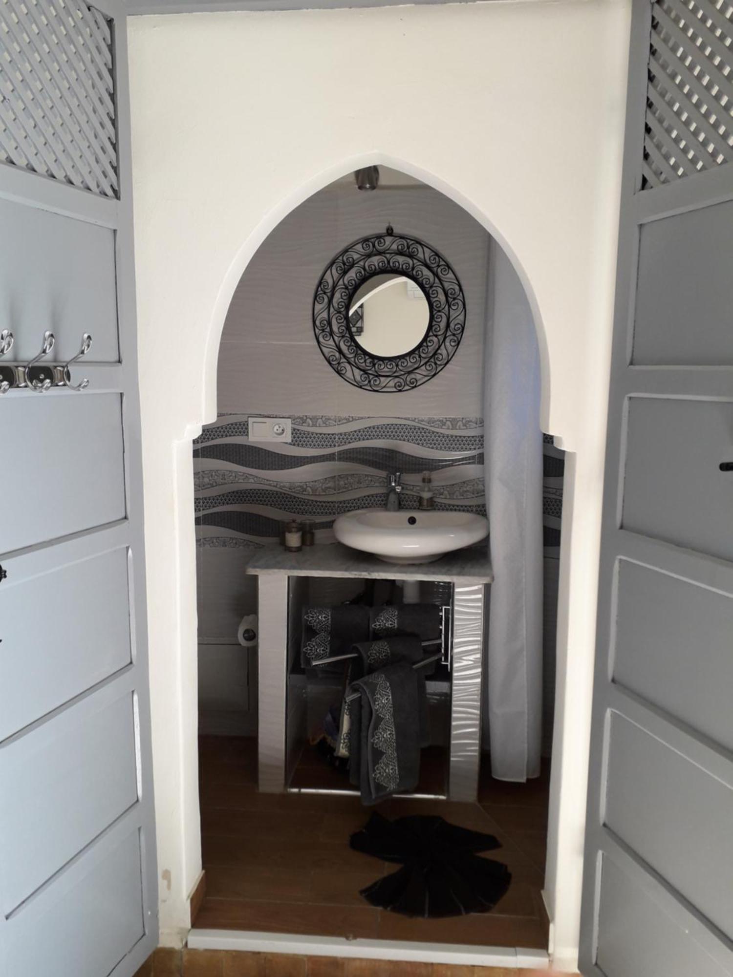 Double or Twin Room Private Bathroom