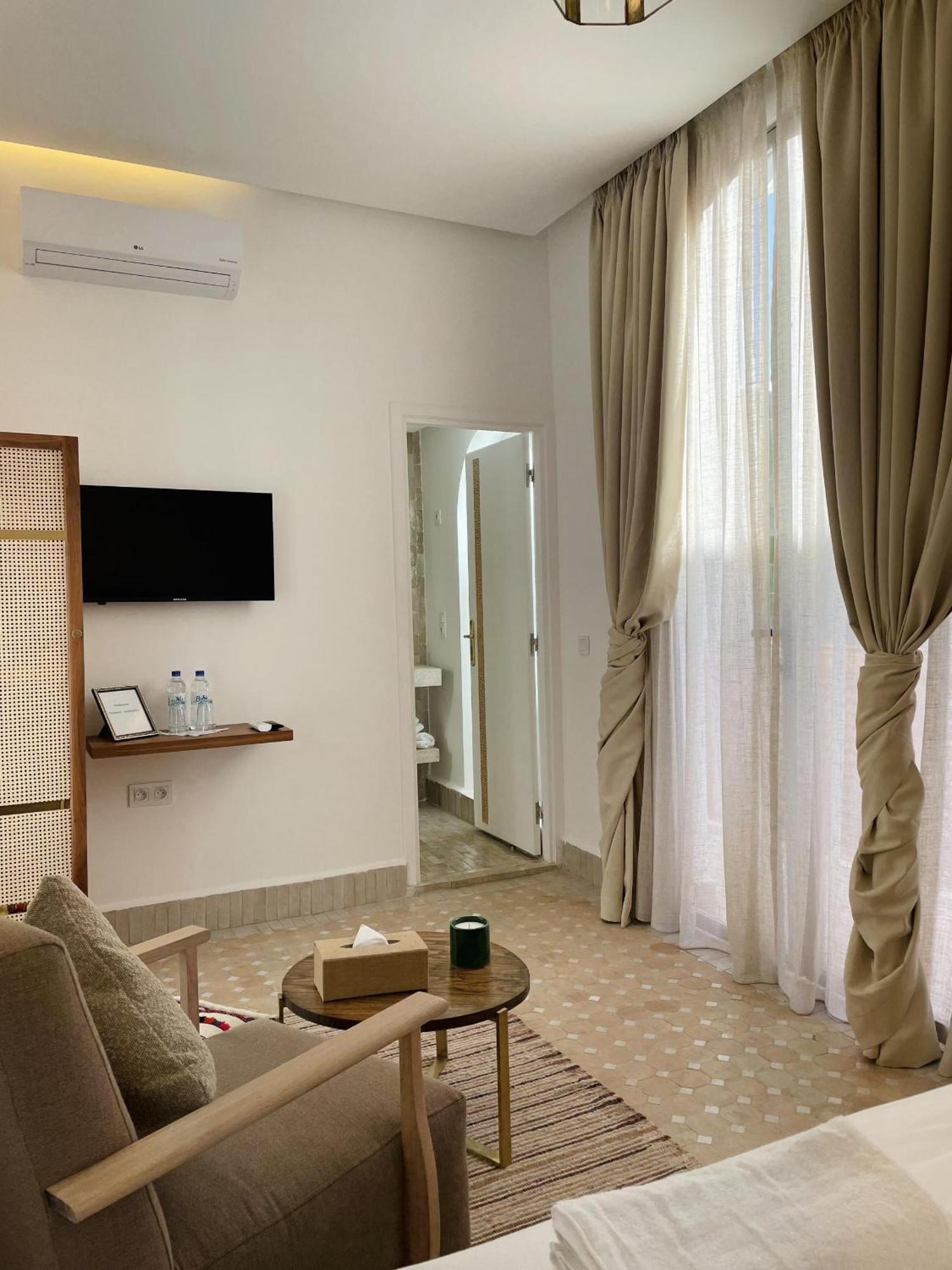 Double Room Private Bathroom