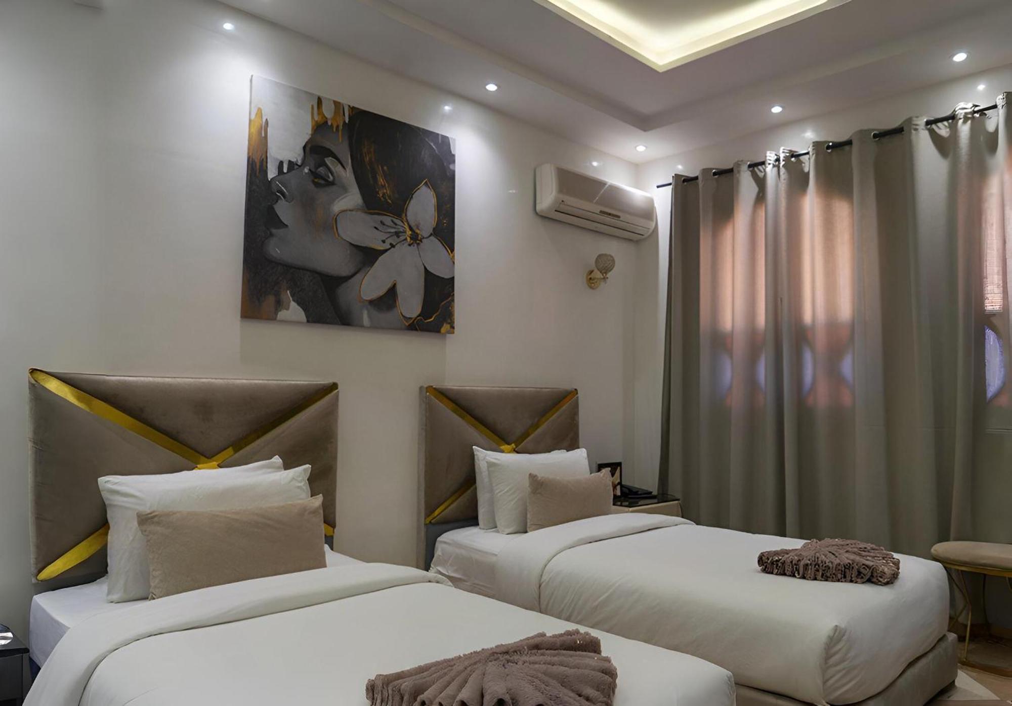 Chambre Lits Jumeaux avec Salle de Bains Privative