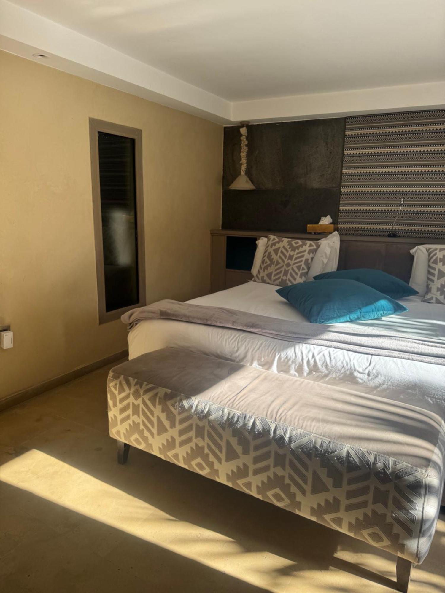 Chambre Double au Sous-Sol
