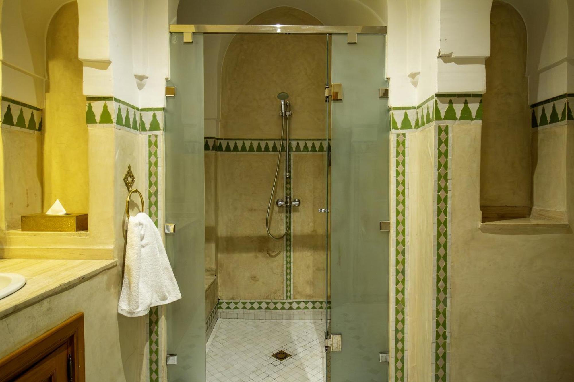 Triple Room Shower,1746988991:JPEG