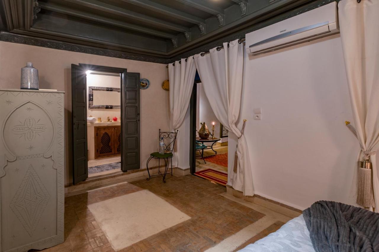 Chambre Deluxe (2 Adultes + 1 Enfant)