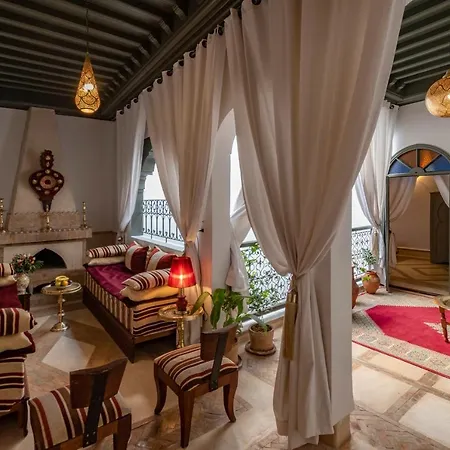 Riad Dar El Arsa Rooftop & Jacuzzi-3
